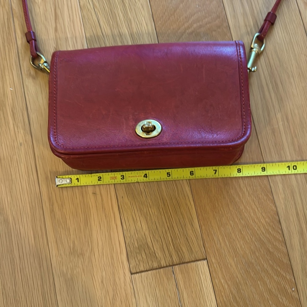 Vintage 1970s Coach NYC Dinky shoulder bag with kisslock purse